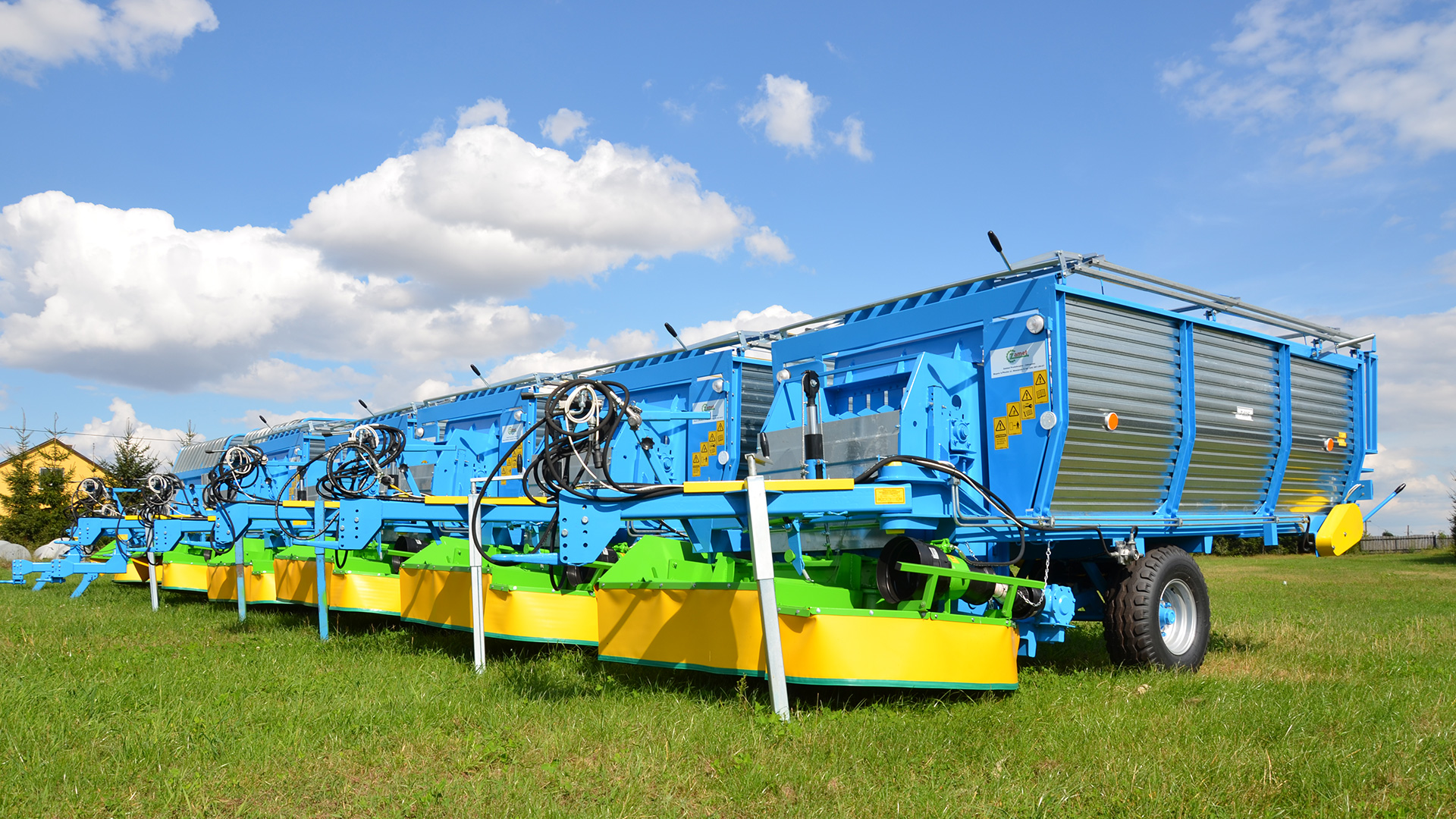 ZAMET силосорезка пасыпатель сіласных ям і насыпаў на вытворчасці сельскагаспадарчых машын фірма ў Польшчы